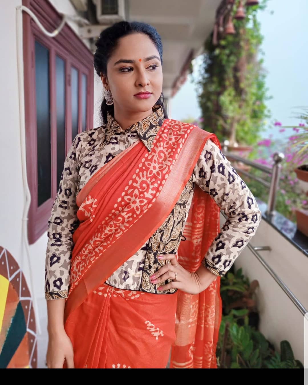 ZEE TELUGU TV ANCHOR KASI ANNAPURNA IN ORANGE SAREE BLOUSE 9